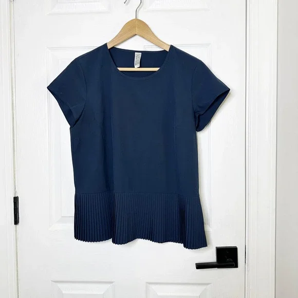 Spanx Yes Pleats Pleated Hem Tee Women Medium Navy Blue Excellent Short Sleeve - Picture 3 of 9